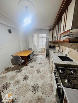 Aslanlı Kışla Caddesi Üzeri Satılık 3+1 Geniş Daire