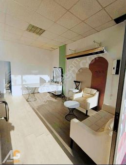 Demiryolu Caddesinde Satılık Dükkan