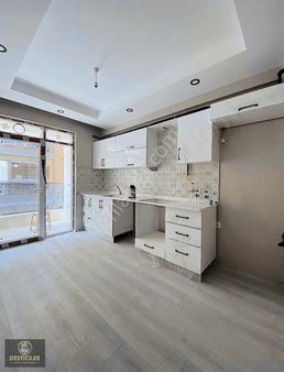 Yk-desticiler'den Tombakzade Yakını Ferah 2+0 Daire