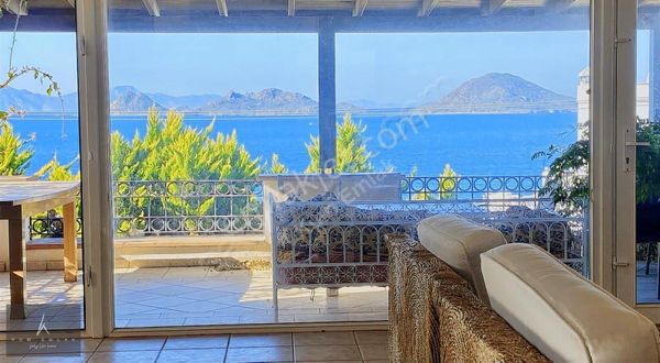 Bodrum Turgutreis Satılık Villa - Deniz Manzaralı - Sahile 200m