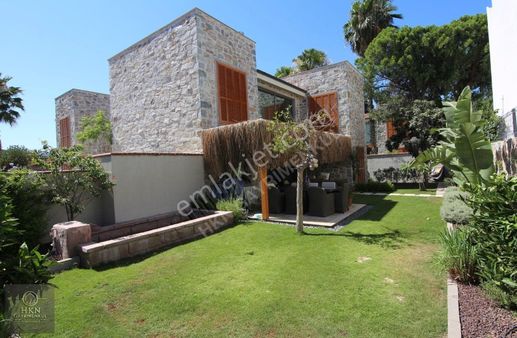 Eskiçeşmede Marinaya 300 Metre Eşyasız Kiralık Müstakil Villa