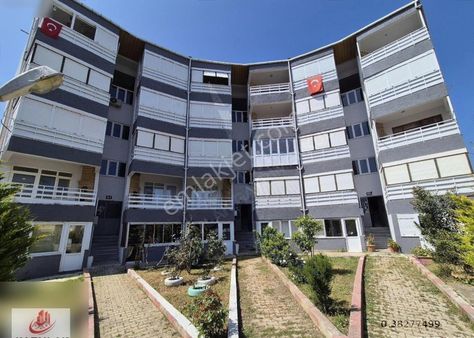 Ay Emlak'tan Denize Komşu Petek Sitesi İçinde 2+1 Açık Daire