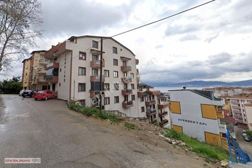 İzmit Kuruçeşme'de 4+1 Deniz Manzaralı Çatı Dubleks Daire