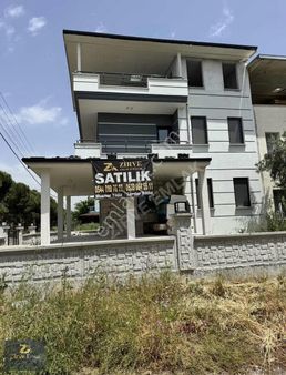 Salihleraltı Töyko Sitesi En İyi Konumu Önü Yeşil Alan 4+1 Villa