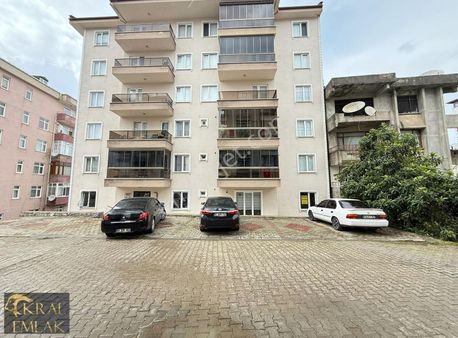 Osmaniye Mahallesinde Balkonlu Denize Yakın 2+1 Satılık Daire