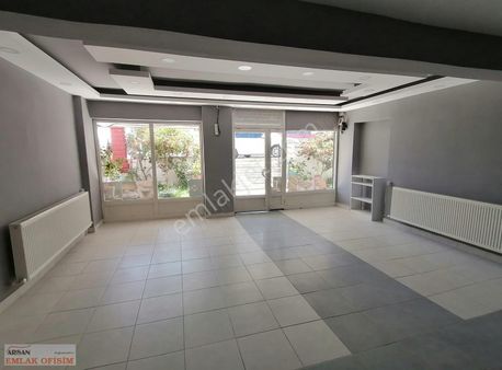 Bölgede Benzeri Olmayan Hastane Yakını Komple Yenilenmiş Dükkan