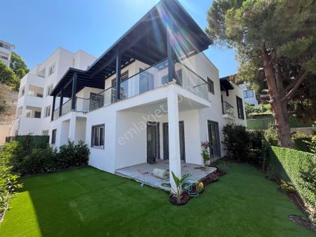 Bodrum Turgutreis'te Satılık 2+1 Deniz Manzaralı İkiz Villa