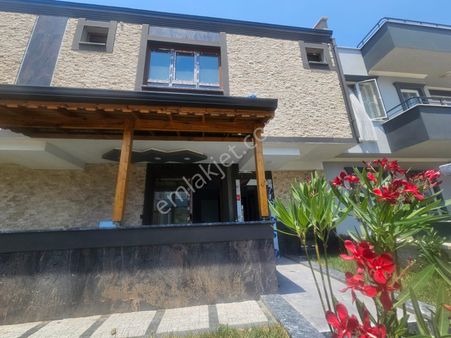 Ön Emlak'tan Burhaniye Öğretmenler Mah Köşe Konum Satılık 4+1 Lüks Villa!