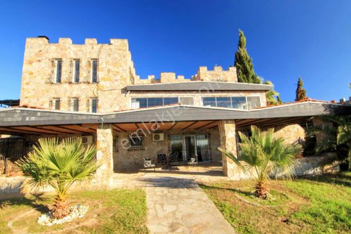 Gömeç Karaağaç Mevki Satılık Eşyalı Villa