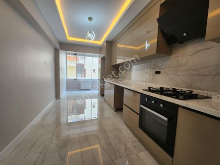 Yenimahalle'de Antares Avm Yakını Full Yapılı Katta 3+1 Satılık Daire