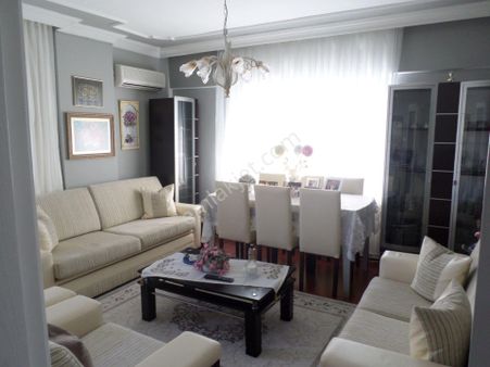 Mudanya H.paşa Mah.de Acil Satılık Daire 2.kat Tam Merkezde Düzayak Site Bahçe İçinde 3+1 Bakımlı