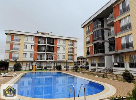 Selimpaşanın Engüzel Yüksek Giriş Dairesi Havuz Manzaralı