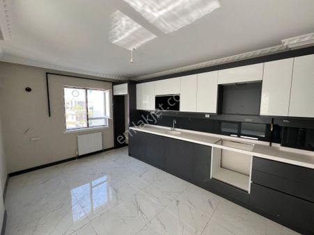 Bulvar Üzeri Konumlandırılmış Katta Okula Yürüme Mesafesi