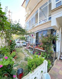 Denize Sıfır Konumda 2+1 Yenilenmiş Satılık Daire Kardeş Gayrimenkul