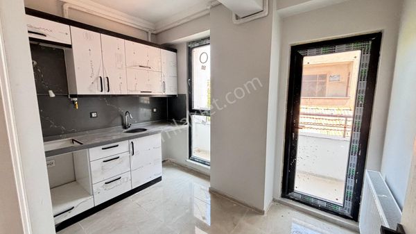 Rüstem Mahallesi’nde 2+1 Satılık Daire – Konforlu Ve Kullanışlı!