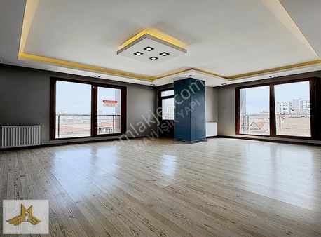 Mavi Işık'dan Acil Satılık Merkezi Konumda Dekorlu 2+1 Arakat !!