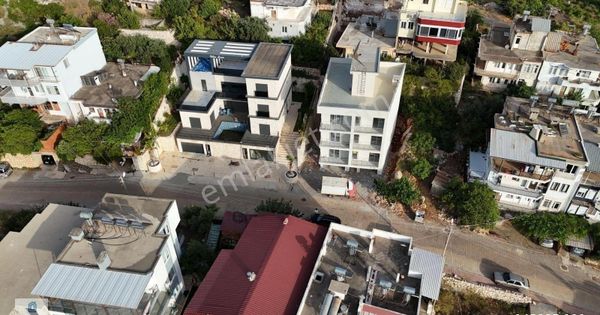 07 Truva Emlak'tan Finike Karşıyaka Mahellesin Satılık 2+1 Daire