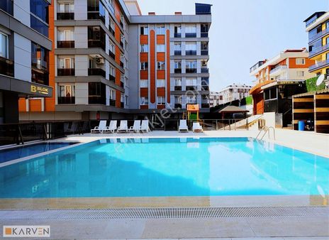 Beylikdüzü Adnan Kahveci'de Site İçerisinde Ferah 2+1 Daire