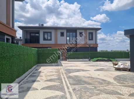 Önerlerde Satık Özel Havuzlu Villa