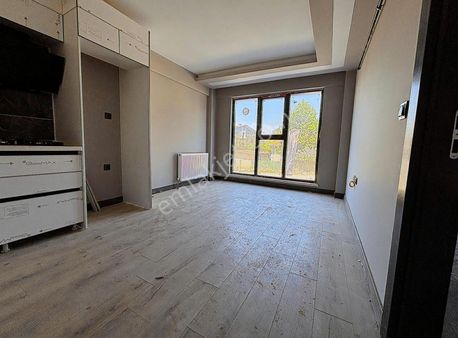 Taşcı'dan İncek'de İskanlı Binada Satılık Fırsat 1+1 Daire