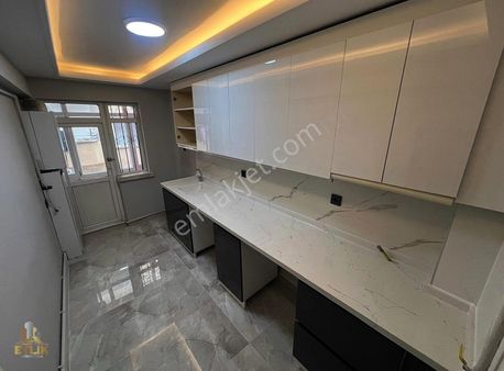 Etlik Gayrimenkul'den Ayvalı'da Yapılı Katta Daire