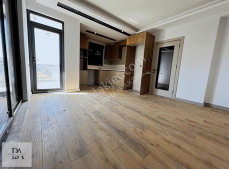 Katta Asansörlü 1+1 Lüks Yapım Balkonlu Havuzlu Emsalsiz Yapım