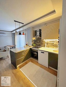 Kuşadası Ege Mahallesinde Satılık 2+1 Arakat Daire