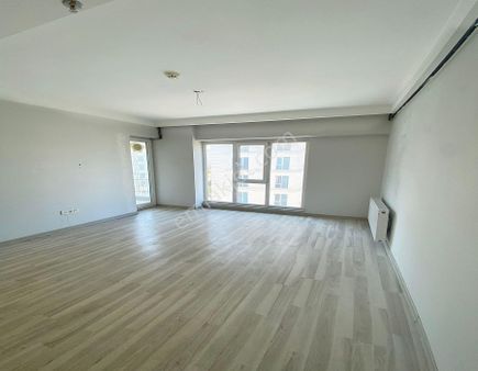 Beylikdüzü Arena'dan Metrobüse 4dk Site İçinde Satılık Daire!!!