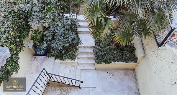 Müstakil Bahçeli Villa