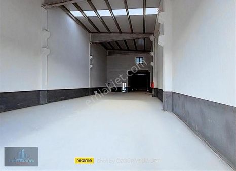 Akbay Sanayi Sitesinde 450 M2 Kullanımlı Kiracılı Satılık Dükkan