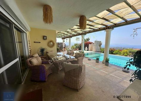 Kuşadası Yaylaköy'de Doğayla İç İçe,manzaralı Özel Havuzlu Villa