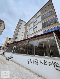Hakan Emlak'tan Bahabey Caddesi Civarında 275 M2 Satılık Dükkan