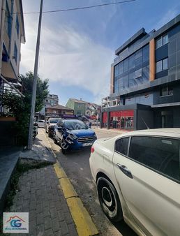 Gözel Gayrimenkulden Kartepe İstasyon Mh.ana Cadde 100 M2 Dükkan