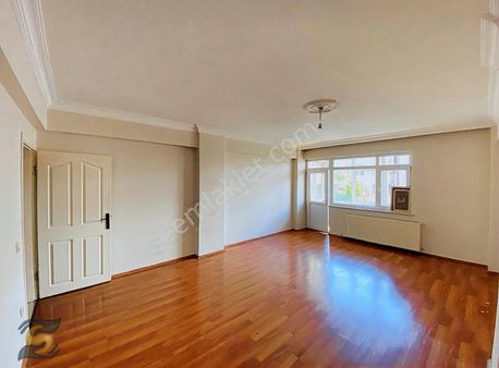 Eyüpsultan'da İyi Konumda Kullanışlı, Geniş Ve Ferah 2+1 Arakat