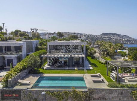 Gündoğan Küçükbük'te 6+1 Satılık Villa