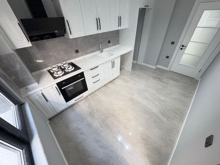 Arya'dan Akçay'da 2+1 Lüks Ön Cephe Çift Balkonlu Satılık Daire