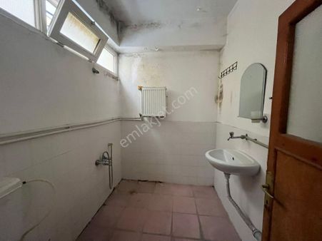 Yavruturna Mahallesi Emek Caddesi Bir Arkasında Satılık 1+1 1. Kat Satılık Daire