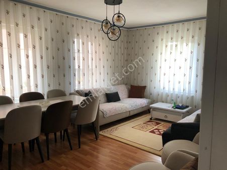 Kale Mahallesi Salıpazarı Yanında Satılık 3+1 Bahçe Katı Daire