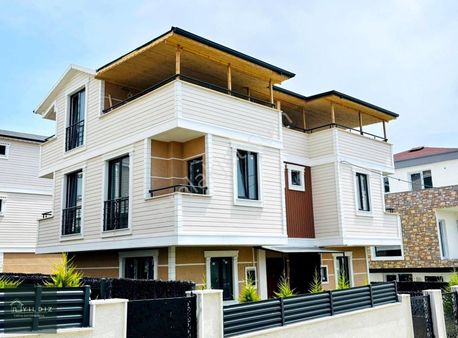 İskanlı, Deniz Tarafında Deniz Manzaralı, Modern Tasarım Villa