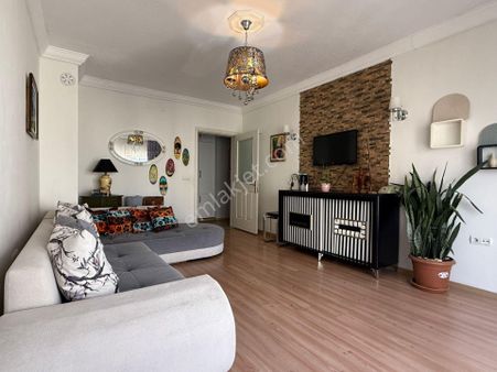 Eskidjiden Karşıyaka Tokilerde İçi Yeni 2+1 Daire Fırsatı !