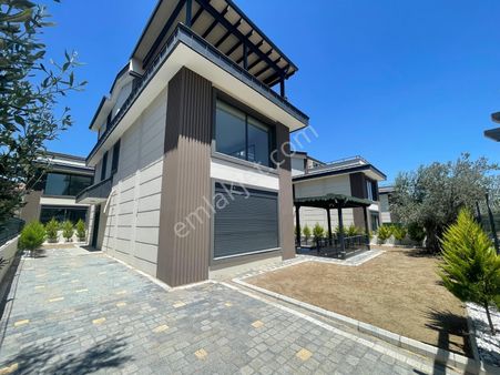 Sabri Pınarbaşı'dan Güre'de Satılık Ultra Lüks Müstakil Havuzlu Villa