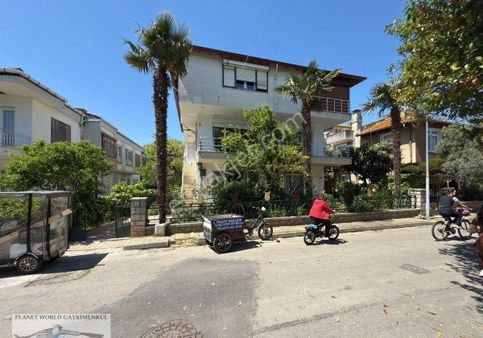 Planet’ten Kumsalda Denize 1 Dakka 2+1 Bahçeli Bahçe Katı Daire