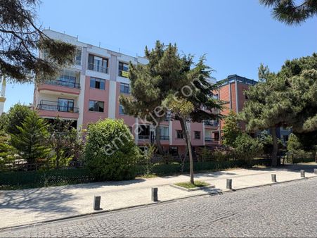Remax Emre Şen’den Sahile Sıfır Muhteşem Deniz Manzaralı Satılık 3+1..