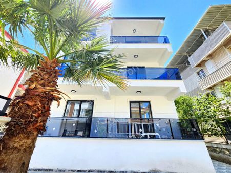 ▶ ▶akçay Körfez'den Merkezi Konumda Ön Cephe 1+1 Sıfır Satılık Daire