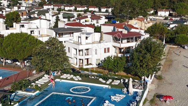 Molla Team'den Denize Sıfır Eşyalı Satılık 5+2 Yazlık Villa