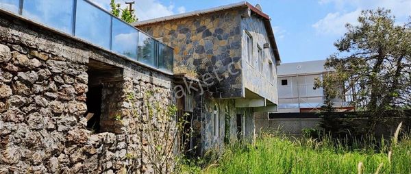 Kocaeli Körfez Karayakuplu Satılık 5 Dönüm Tarla Ve 2 Katlı Yapı