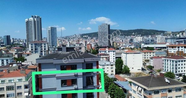 Kartal Yalı Mahallesi Tümcephe Deniz Manzaralı Satılık 3+1 Daire