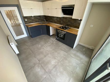 Irmaksudan Edremit Merkez De Ön Cephe Sıfır Bina Satılık 3+1 Daire