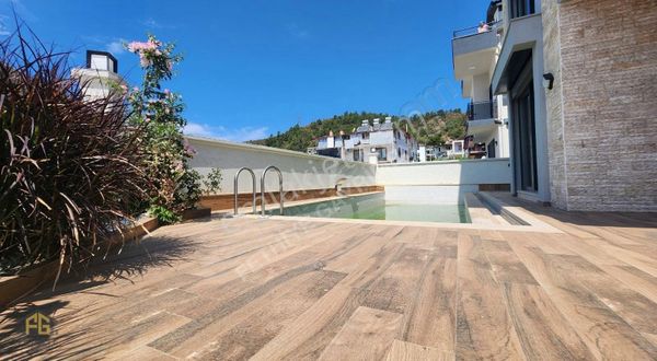Fethiye Karagedikte Müstakil Havuzlu Sıfır 8+1 Villa