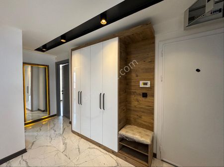 Pi Emlak'tan Dubleks 4+1 Çamlıca'da Kilerli Ebeveyn Banyolu